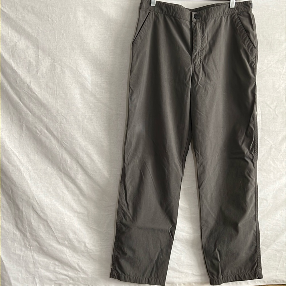 Patagonia green khaki women’s 4 pocket adjustable waist hiking pants size 14